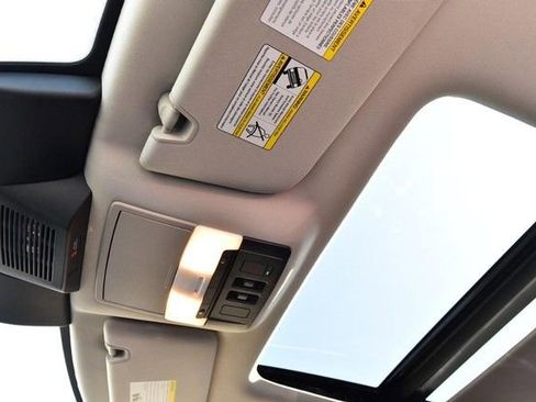 Certified 2025 Nissan Pathfinder SL w/ SL Premium Package AWD/4WD image 25