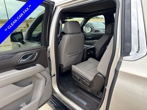 Used 2023 GMC Yukon XL SLT w/ SLT Luxury Package AWD/4WD image 7