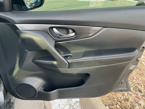 Used 2016 Nissan Rogue SL w/ SL Premium Package image 24