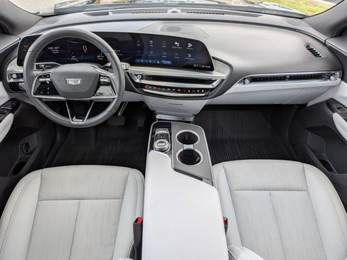 Certified 2024 Cadillac Lyriq Luxury AWD/4WD image 13