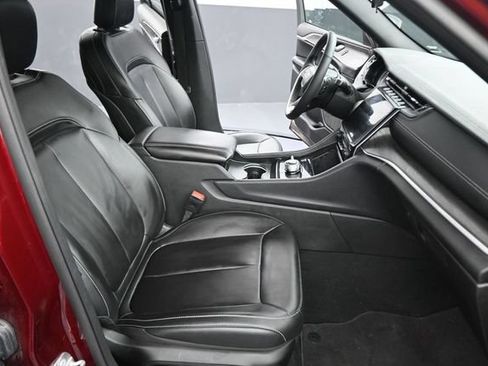 Used 2025 Jeep Grand Cherokee L Limited AWD/4WD image 14