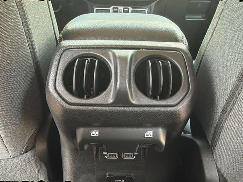 Used 2025 Jeep Wrangler Unlimited Sahara AWD/4WD image 22