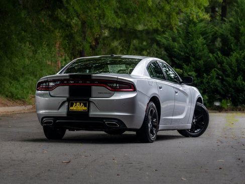 Used 2021 Dodge Charger SXT w/ Leather Interior Group RWD image 4