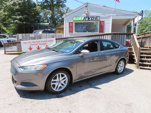 Used 2014 Ford Fusion SE FWD image 1