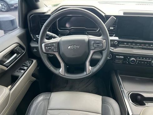 Used 2024 Chevrolet Silverado 2500 ZR2 w/ Technology Package image 24