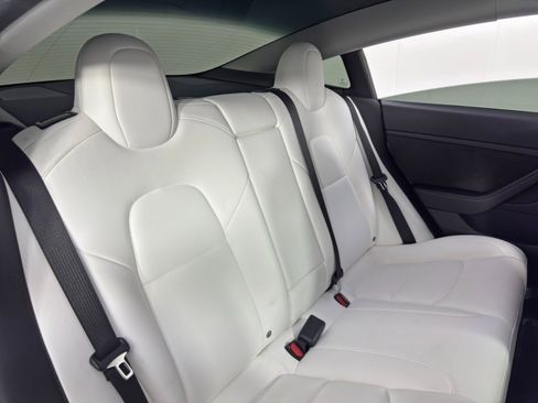 Used 2021 Tesla Model 3 Performance image 39