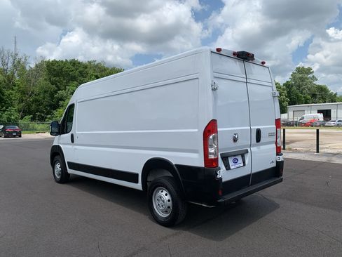 Used 2025 RAM ProMaster 2500 w/ Convenience Group FWD image 5
