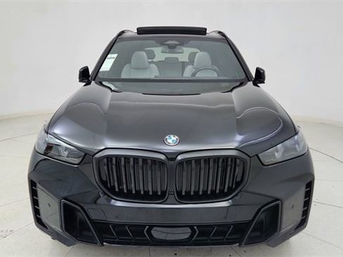 Used 2024 BMW X5 sDrive40i w/ M Sport Package image 2