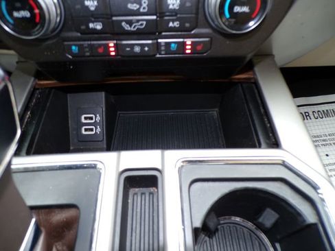 Used 2018 Ford F150 Lariat w/ Equipment Group 502A Luxury image 31