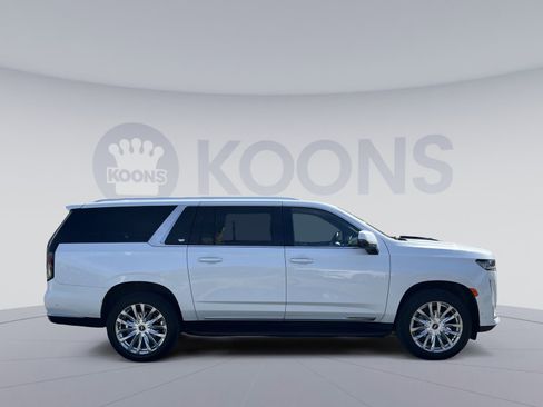 Used 2023 Cadillac Escalade ESV Premium Luxury RWD image 17
