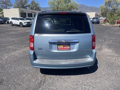 Used 2010 Chrysler Town & Country Limited w/ Entertainment Group #3 FWD image 2