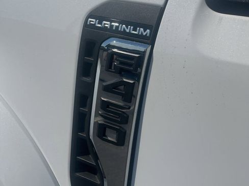 Used 2025 Ford F450 Platinum w/ Platinum Plus Package image 16