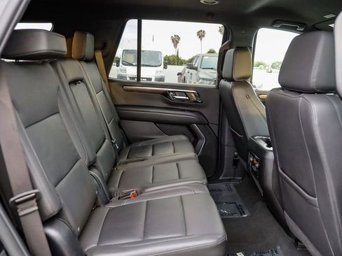 Used 2025 Chevrolet Tahoe Z71 AWD/4WD image 19
