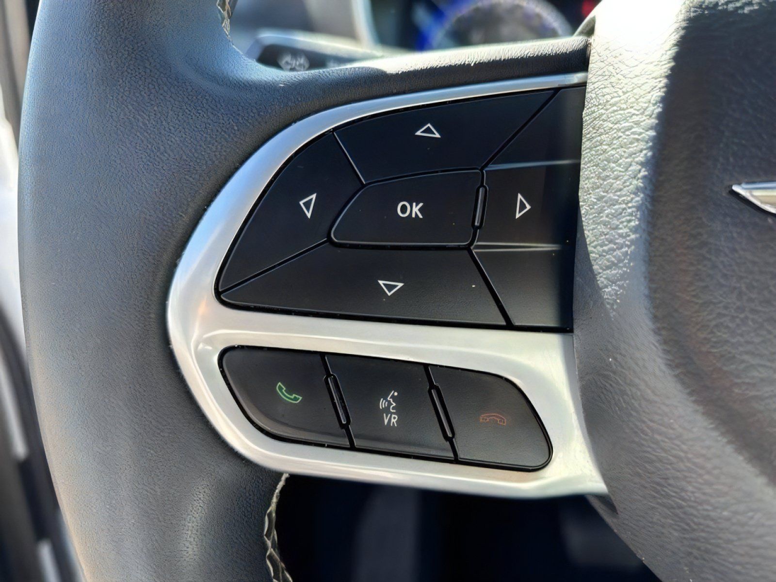 Used 2025 Chrysler Pacifica Select FWD image 22