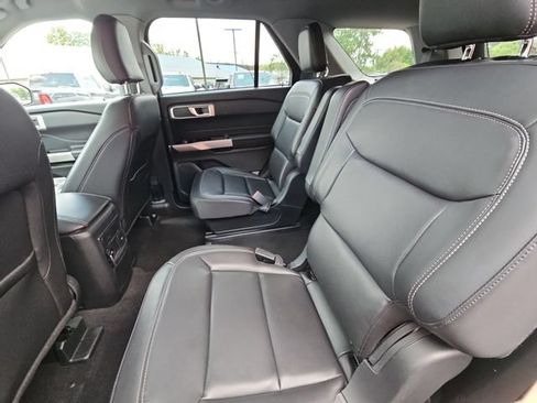 Used 2024 Ford Explorer XLT w/ Equipment Group 202A AWD/4WD image 27