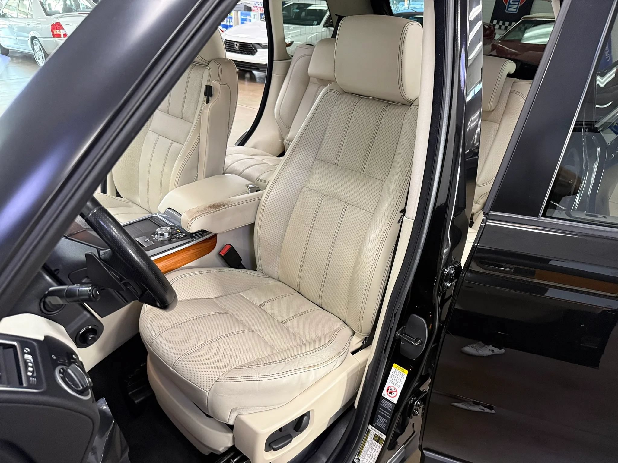 Used 2010 Land Rover Range Rover Sport Supercharged AWD/4WD image 7