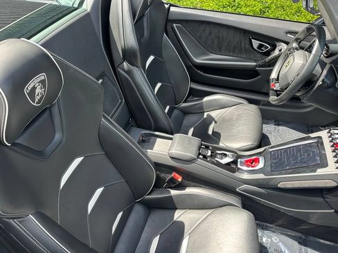 Used 2020 Lamborghini Huracan EVO AWD/4WD image 16