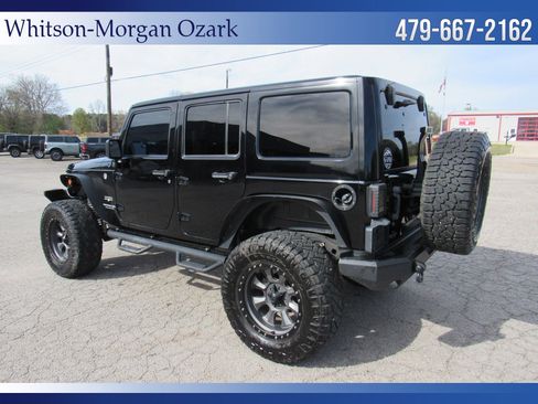 Used 2017 Jeep Wrangler Unlimited Sahara w/ Connectivity Group image 9
