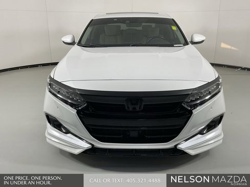 Used 2021 Honda Accord Touring image 2