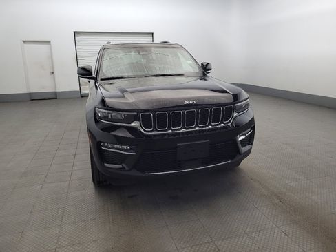 Used 2023 Jeep Grand Cherokee Limited image 14