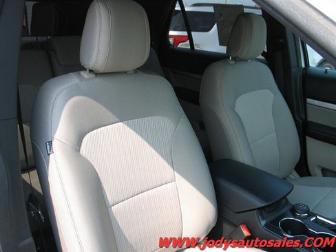 Used 2018 Ford Explorer 4WD image 23