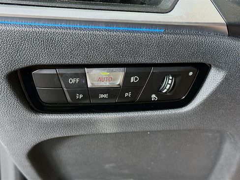 Used 2023 BMW i4 eDrive40 image 17