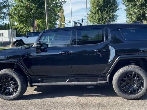 New 2026 GMC Hummer EV SUV w/ LPO, Roof Cross Rail Package AWD/4WD image 72