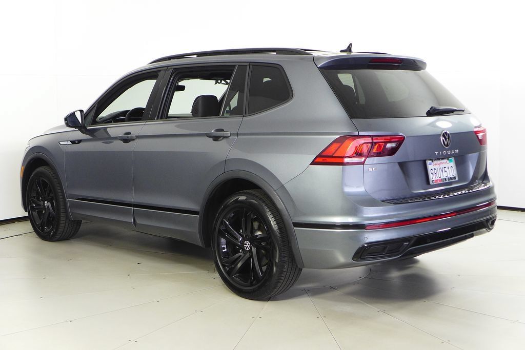 Used 2024 Volkswagen Tiguan SE R-Line FWD image 8