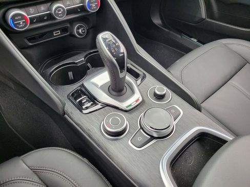 Used 2024 Alfa Romeo Giulia Sprint image 15