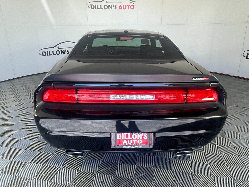 Used 2009 Dodge Challenger SRT8 w/ SRT Option Group II RWD image 5