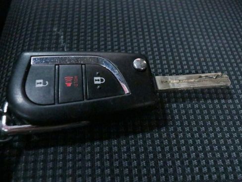 Used 2022 Toyota RAV4 LE FWD image 24