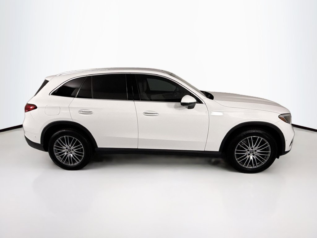 Certified 2026 Mercedes-Benz GLC 300 image 4
