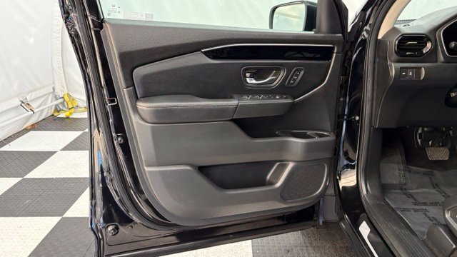Used 2025 Honda Pilot EX-L image 15