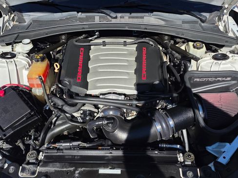 Used 2016 Chevrolet Camaro SS image 9