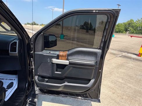 Used 2018 Ford F150 Lariat w/ Equipment Group 502A Luxury AWD/4WD image 33
