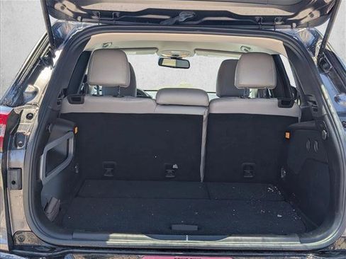 Used 2018 Jeep Cherokee Latitude FWD image 6