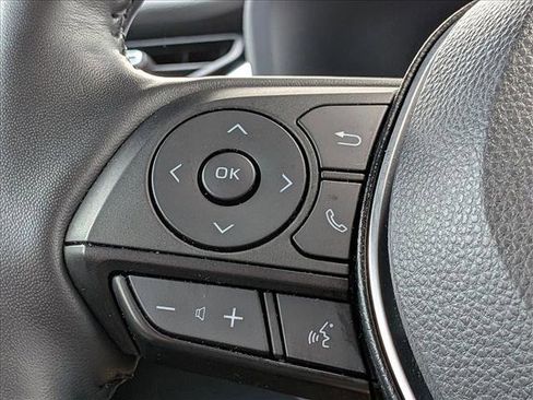 Used 2022 Toyota RAV4 XLE Premium AWD/4WD image 12