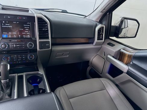 Used 2017 Ford F150 Lariat image 18