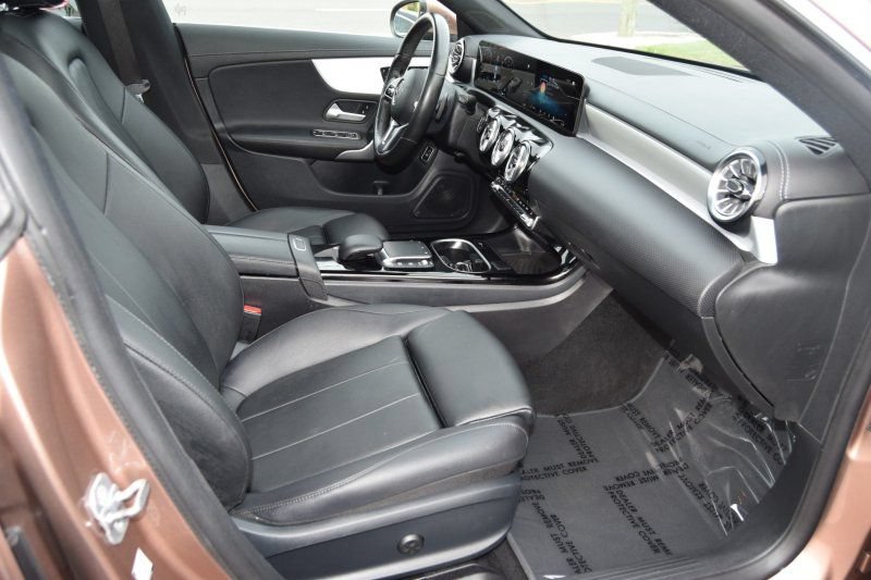 Used 2023 Mercedes-Benz CLA 250 4MATIC w/ Premium Package image 24