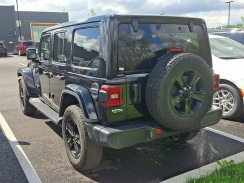 Used 2021 Jeep Wrangler Unlimited Sahara AWD/4WD image 4