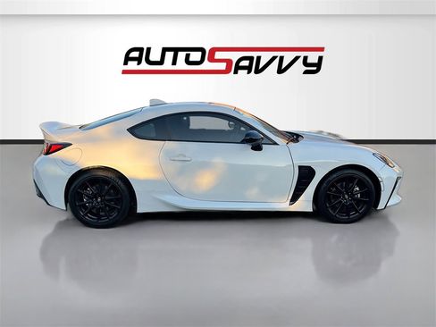 Used 2023 Toyota GR86 Premium image 8