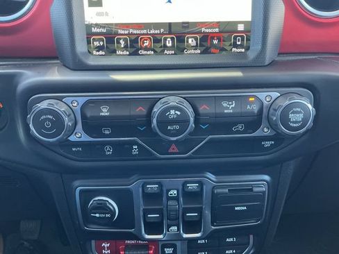 Used 2018 Jeep Wrangler Unlimited Rubicon AWD/4WD image 18