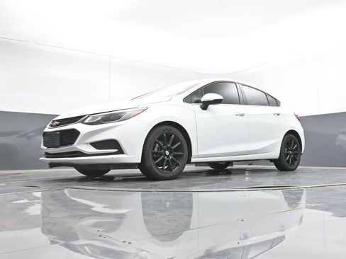 Used 2018 Chevrolet Cruze LT w/ Sun And Sound Package image 36