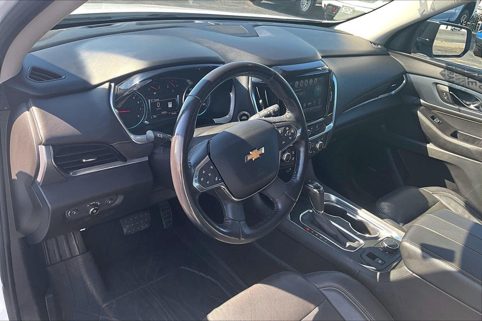 Used 2019 Chevrolet Traverse Premier w/ Redline Edition AWD/4WD image 15