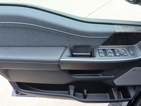 New 2026 Ford F250 Lariat w/ Black Appearance Package image 18