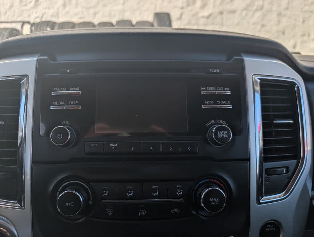 Used 2017 Nissan Titan SV AWD/4WD image 17