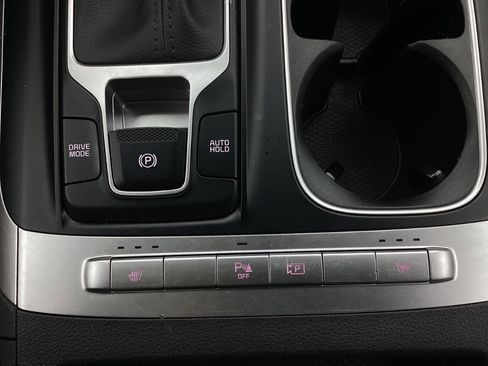 Used 2023 Kia Carnival LX image 35