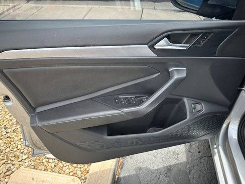 Used 2024 Volkswagen Jetta SE FWD image 10