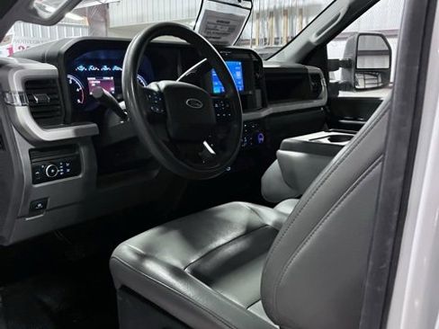 Used 2025 Ford F250 XL w/ XL Chrome Package image 9
