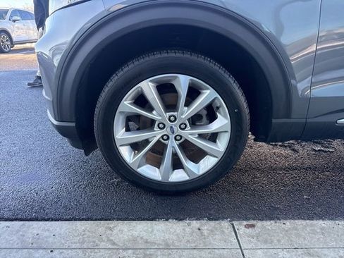 Used 2022 Ford Explorer Platinum w/ Equipment Group 601A image 8